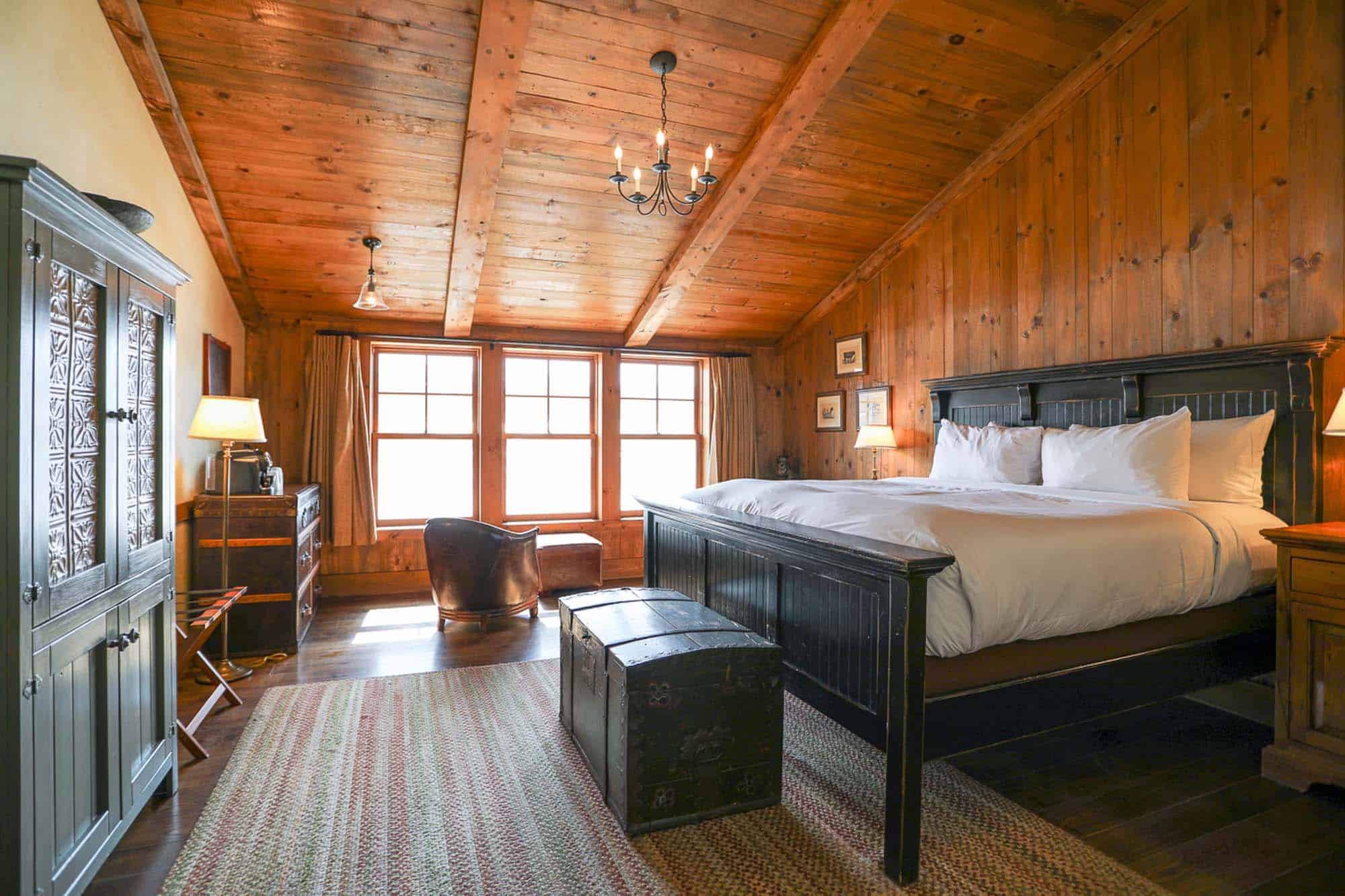 DTR-MainLodge-ContinentalKing-4