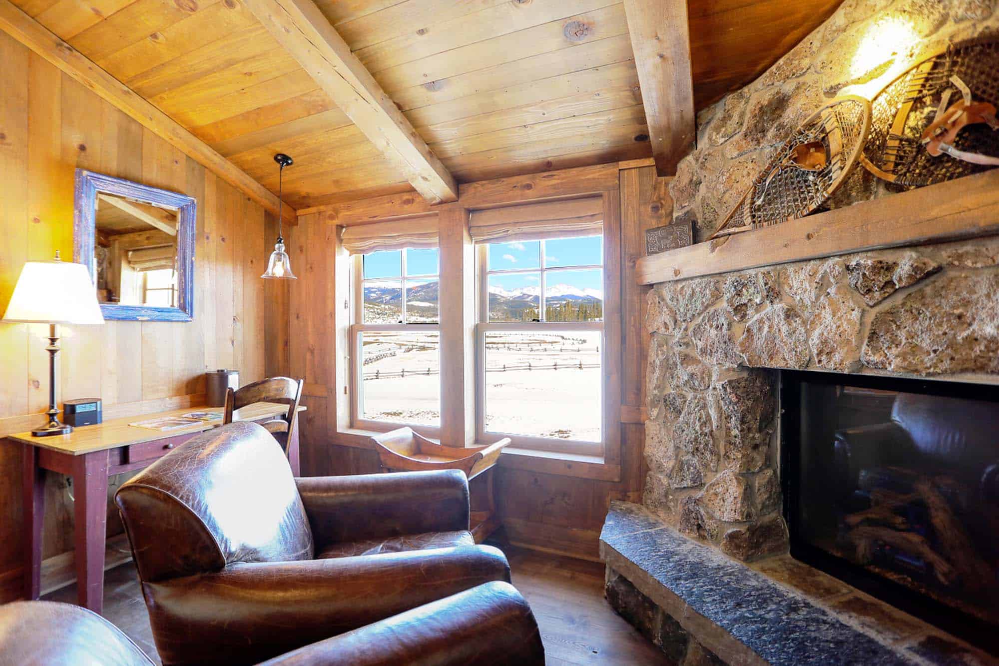 DTR-MainLodge-ContinentalKingFireplace-6