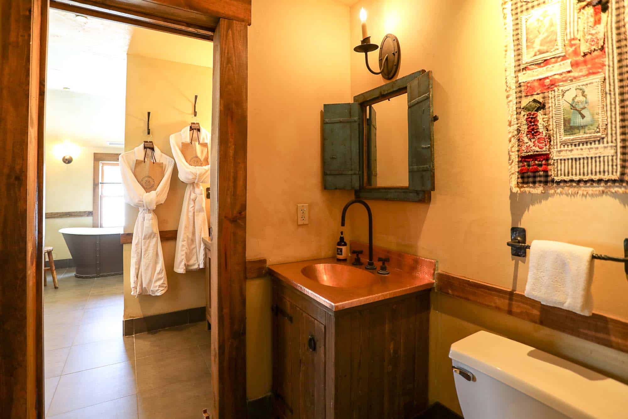 DTR-MainLodge-ContinentalKingSuite-10