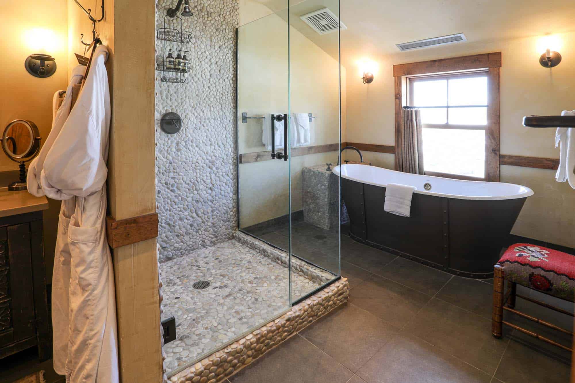 DTR-MainLodge-MeadowKingSuite-3