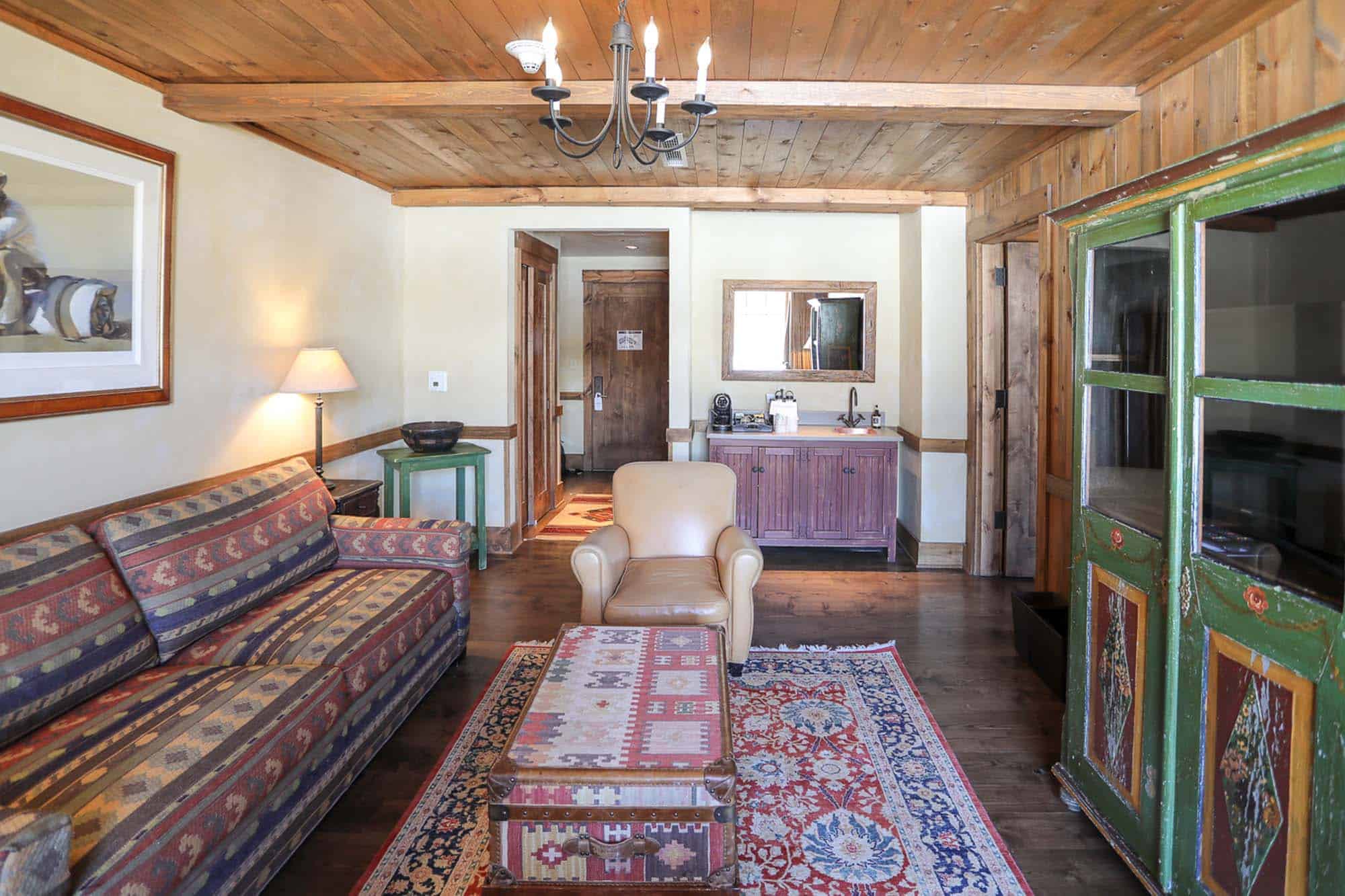 DTR-MainLodge-MeadowKingSuite-7