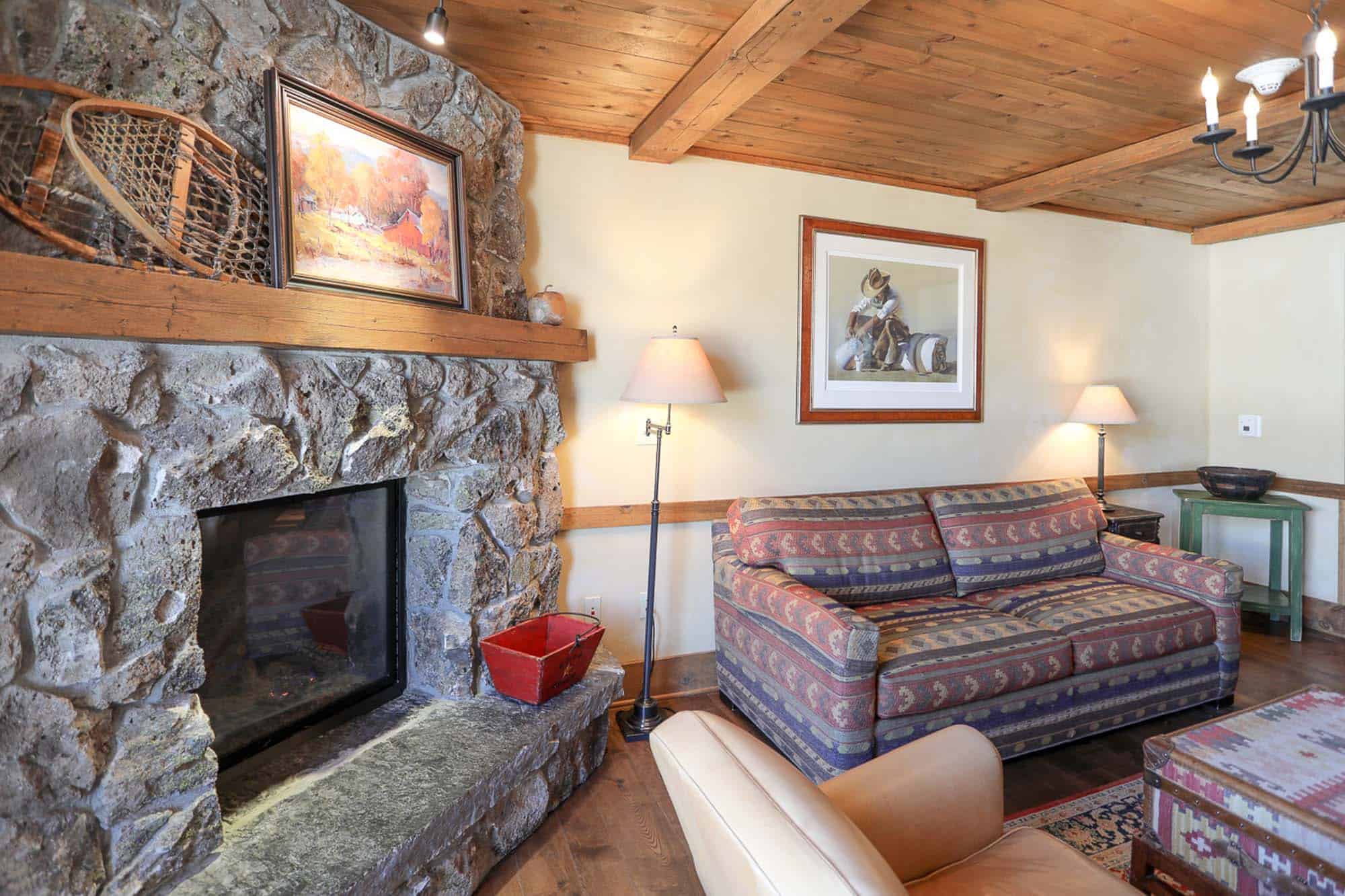 DTR-MainLodge-MeadowKingSuite-8