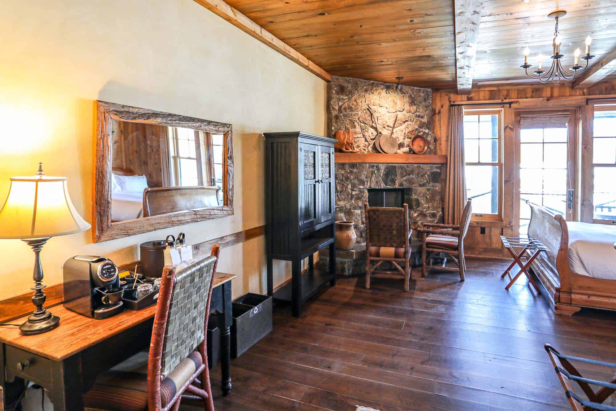 DTR-MainLodge-MeadowQueenFireplace-6