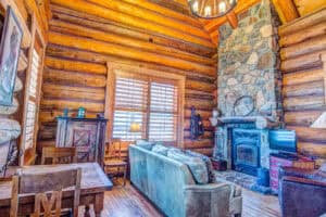 one-bedroom cabin