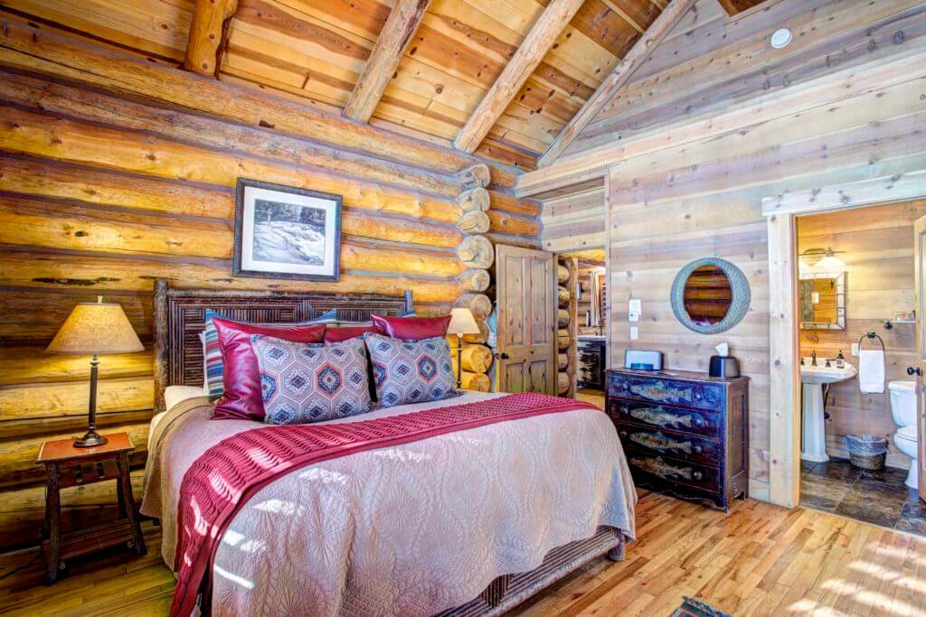 The Art of Selling Your Two-Bedroom Cabin:  A Guide to Captivating Customers